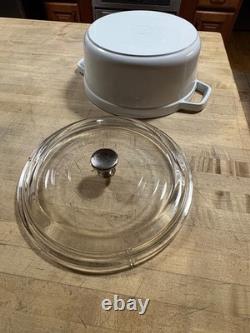 Staub La Coccotte Blanche #24 France 4qt Cocotte Ronde en Fonte avec Couvercle en Verre