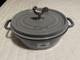 Staub Cocotte Ovale En Fonte 5,75 Qt, Coq Au Vin, Gris Graphite