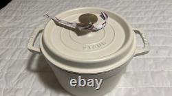 Staub en fonte 3 qt, ronde, cocotte, blanc mat