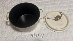 Staub en fonte 3 qt, ronde, cocotte, blanc mat