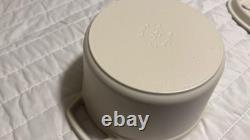 Staub en fonte 3 qt, ronde, cocotte, blanc mat