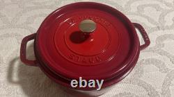 Staub en fonte 4 qt, ronde, cocotte, canneberge