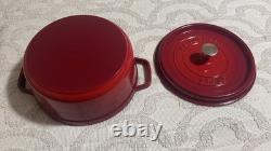 Staub en fonte 4 qt, ronde, cocotte, canneberge
