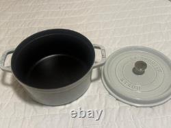 Staub en fonte 4 qt, ronde, cocotte, truffe blanche