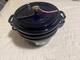 Staub En Fonte, 5 Qt, Rond, Cocotte, Ensemble Empilable De 4 Pi&egrave;ces, Bleu Fonc&eacute;