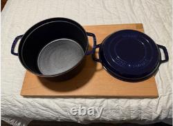 Staub en fonte 7 qt, cocotte ronde, braiser et griller. Bleu foncé