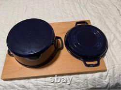 Staub en fonte 7 qt, cocotte ronde, braiser et griller. Bleu foncé