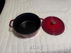 Staub en fonte de 4 qt, ronde, cocotte, canneberge