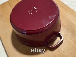 Staub en fonte de 4 qt, ronde, cocotte, cerise
