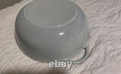 Staud cocotte en fonte de 7,4 qt avec couvercle, truffe blanche