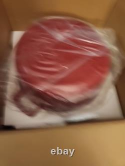 Sur La Table. 8,0 Quart. Fonte Émaillée Rouge. Léger. Faitout Avec Couvercle.