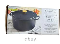 Sur La Table Cocotte en fonte émaillée mate 5,5 qt noire neuve dans sa boîte