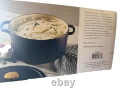 Sur La Table Cocotte en fonte émaillée mate 5,5 qt noire neuve dans sa boîte