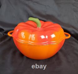 Technique Cocotte en Fonte de Citrouille Orange Porcelaine Couvercle en Caoutchouc 3 Qt