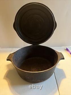 VTG Antique Griswold No 8 Petit Block Logo 2568 Dutch Oven Hinge Lid	<br/>	 
<br/> (Note: 'VTG' stands for 'Vintage' in English)