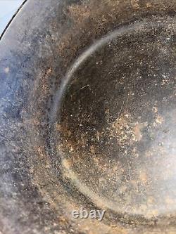 VTG Antique Griswold No 8 Petit Block Logo 2568 Dutch Oven Hinge Lid <br/> <br/>
  (Note: 'VTG' stands for 'Vintage' in English)
