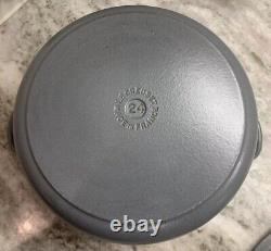 VTG Le Creuset Cocotte #24 Grise Mat en Fonte avec Couvercle 4,5 Qt. LIRE R70