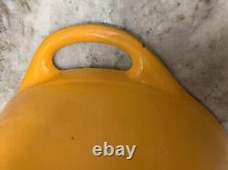 VTG Le Creuset Cocotte #24 Jaune en Fonte avec Couvercle 4,5 L. France R3636
