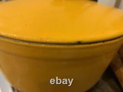 VTG Le Creuset Cocotte #24 Jaune en Fonte avec Couvercle 4,5 L. France R3636