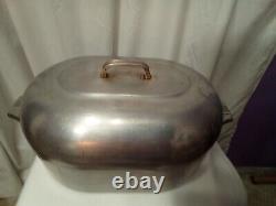 VTG Wagner Ware Magnalite #4269 17 QT Aluminium Roaster Lid Dutch Oven with Trivet

 <br/>
  
	 <br/>French Translation: Plat à rôtir en aluminium de 17 pintes avec couvercle et trépied VTG Wagner Ware Magnalite #4269