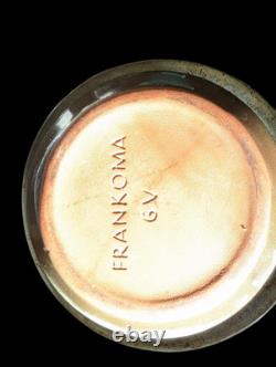 Vase en céramique artisanale vintage en grès, fait à la main, avec couvercle, signé par l'artiste.