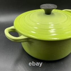 Vintage Le Creuset cocotte de 2 quarts couleur kiwi, modèle discontinué. Voir les photos, jolie.