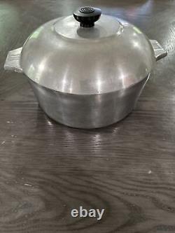 Wagner Ware Sydney O Magnalite 4248-P Cocotte Ronde avec Trépied/Couvercle