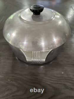 Wagner Ware Sydney O Magnalite 4248-P Cocotte Ronde avec Trépied/Couvercle