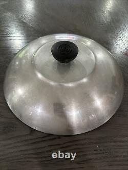 Wagner Ware Sydney O Magnalite 4248-P Cocotte Ronde avec Trépied/Couvercle
