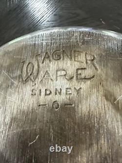 Wagner Ware Sydney O Magnalite 4248-P Cocotte Ronde avec Trépied/Couvercle